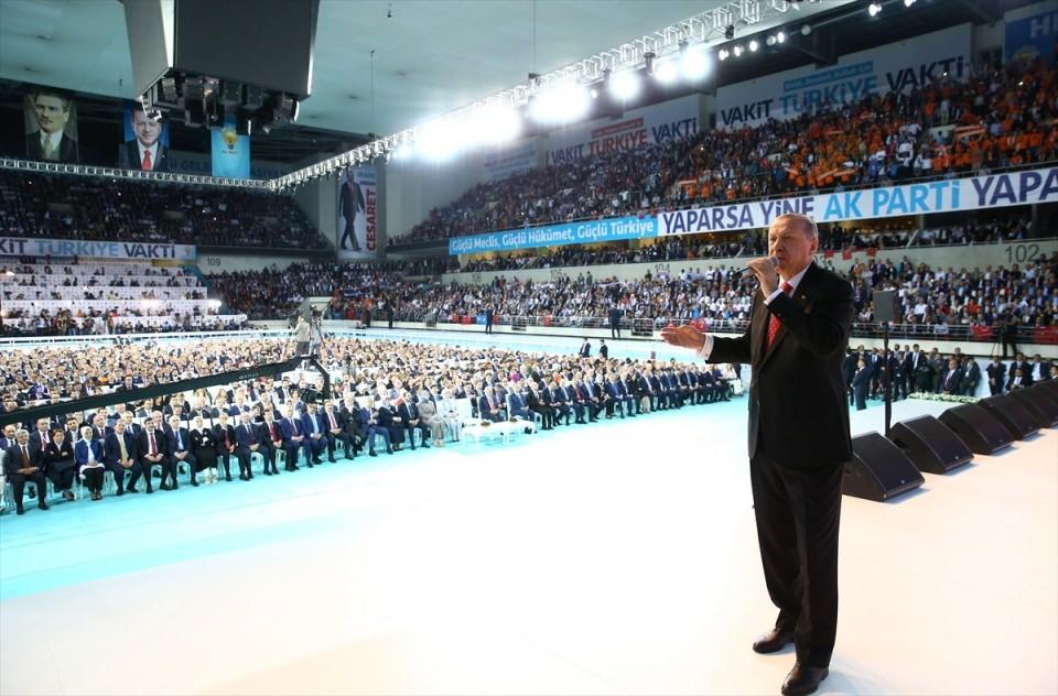 AK Parti milletvekili aday tanıtım toplantısından dikkat çeken anlar