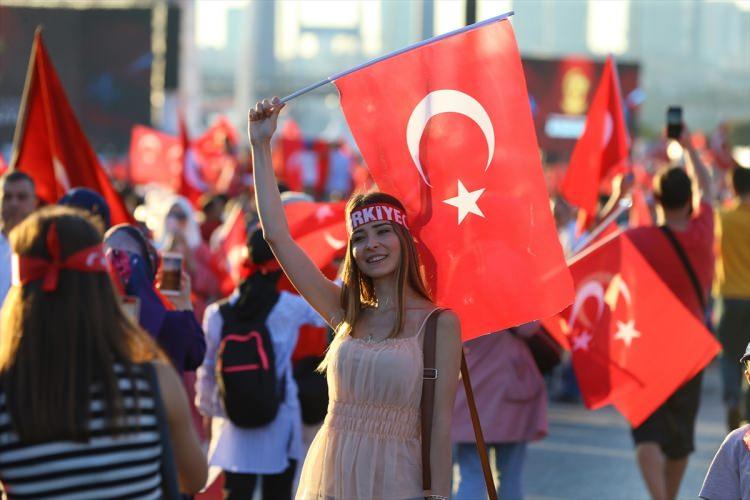 Türkiye 15 Temmuz'da tek yürek oldu