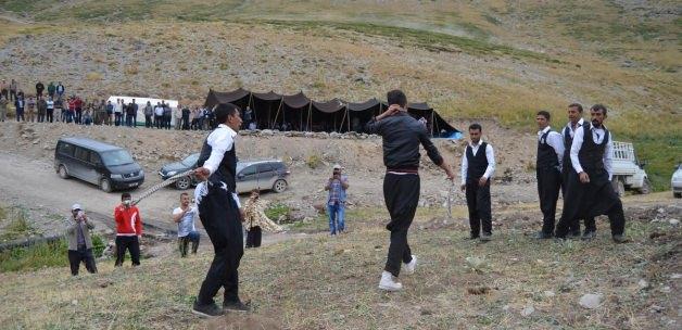 Vali Kamçı, Hekimhan'da inceleme ve temaslarda bulundu