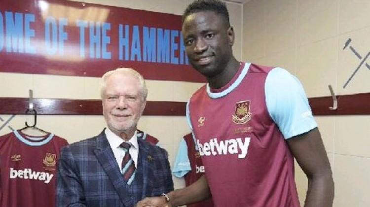 West Ham'da 5 yıllık imza