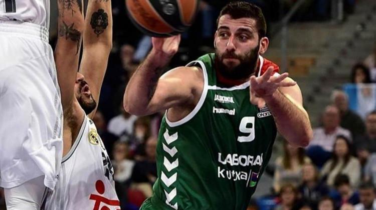 MVP ödülünü iki isim paylaştı!