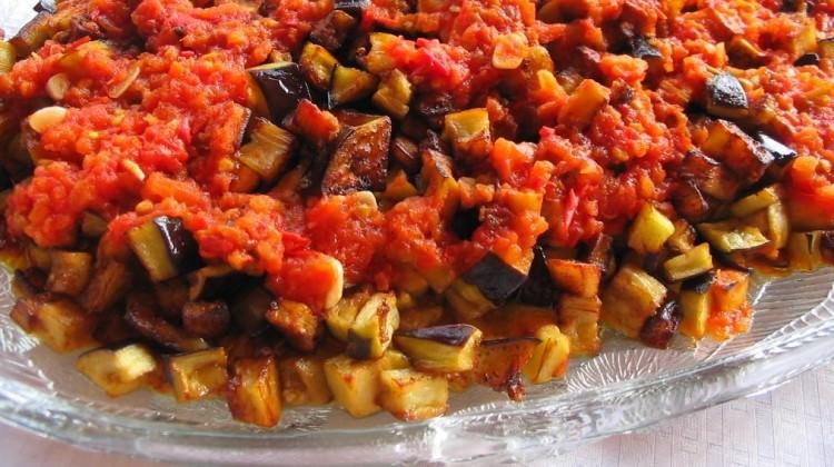 Domates soslu patates tarifi