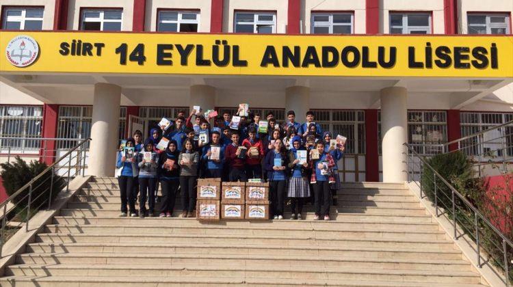 Üniversite öğrencilerinden kitap desteği