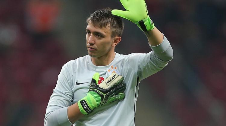 Muslera'dan yine büyük fedakarlık