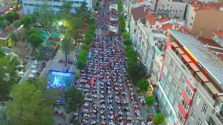 Türkiye'nin en büyük iftar sofrası o ilde kuruldu