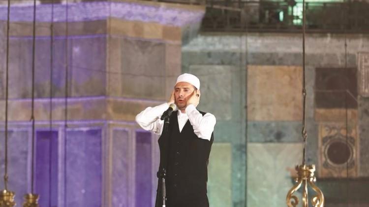 Koca: Ayasofya’da ezan okurken ayaklarım titredi