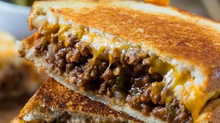 TOST EKMEĞİNDEN KIYMALI BÖREK TOST EKMEĞİNDEN KIYMALI BÖREK