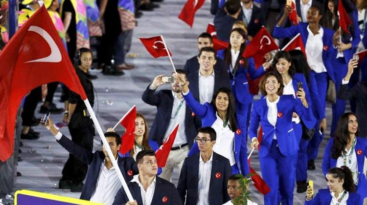 Milli sporcular Rio'da aç kaldı!