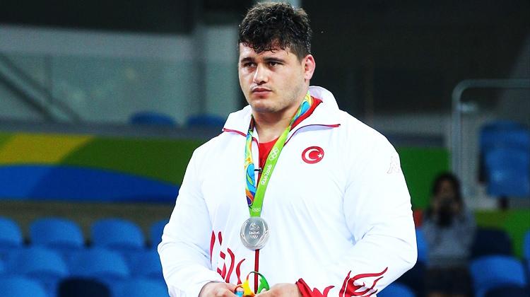 'Cumhurbaşkanımıza altın madalya sözüm vardı'