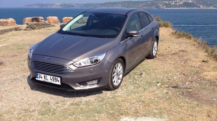 TEST: Ford Focus Sedan 1.5 TDCi PowerShift