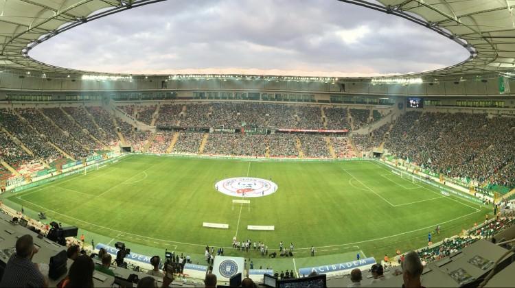 Timsah Arena’da tarihi gece