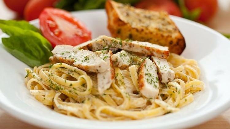 Fettucini alfredo tarifi