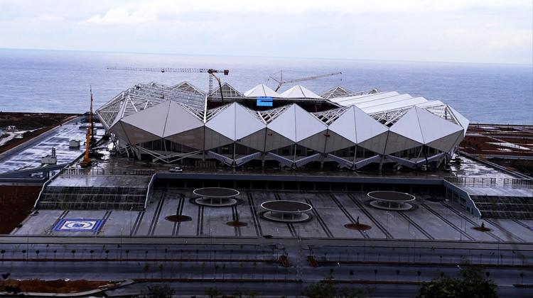 Akyazı Stadı'nda canlı yayın kavgası!