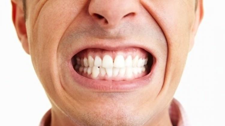Stres diş sıkmayı tetikliyor