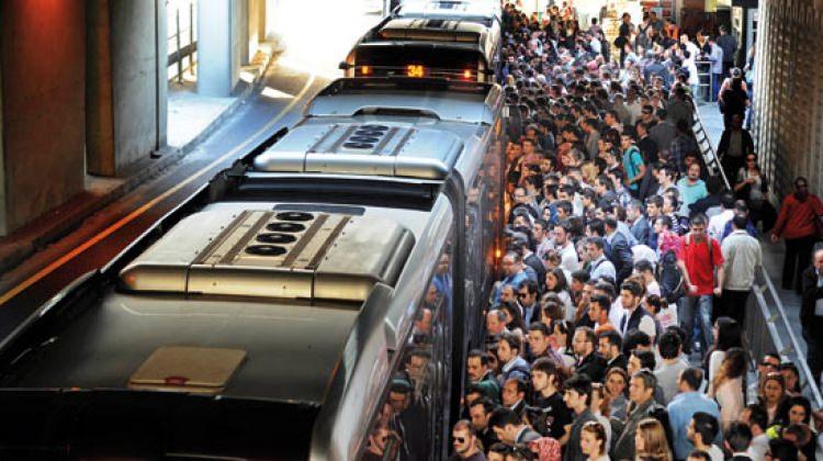 İETTden yeni metrobüs uygulamasıyla ilgili açıklama İETTden yeni metrobüs uygulamasıyla ilgili açıklama