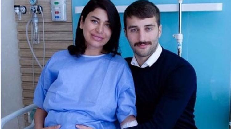 Ebru Şancı ilk kez bebeklerini gösterdi