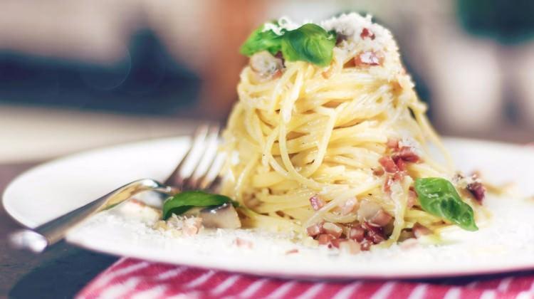 Füme pastırmalı spagetti tarifi