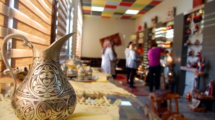 Kadınlar "Hamarat Eller Çarşısı"nda buluşuyor
