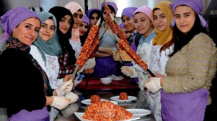 Vanlı kadınlar mesleğini buldu Vanlı kadınlar mesleğini buldu