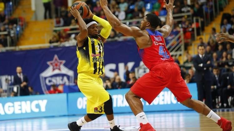 F.Bahçe'ye yenilen CSKA'nın liderliği sürüyor