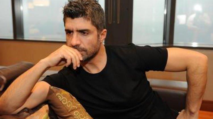 Özcan Deniz galada kötü haberi aldı