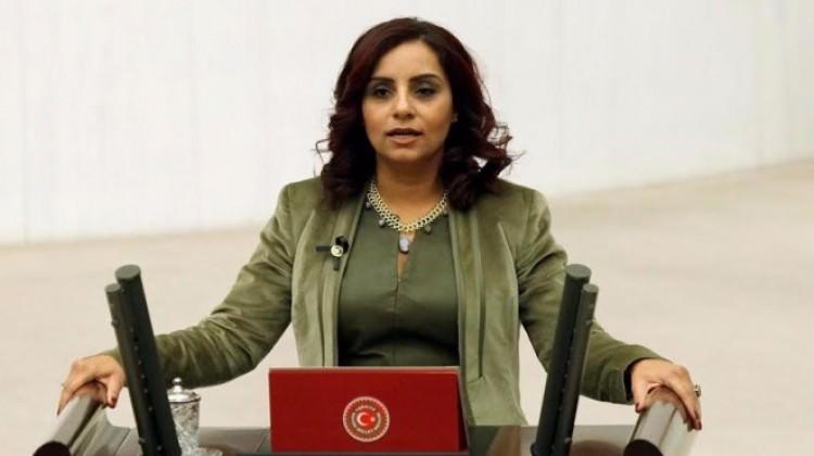 Caps'e inanan CHP'li vekil dalga konusu oldu
