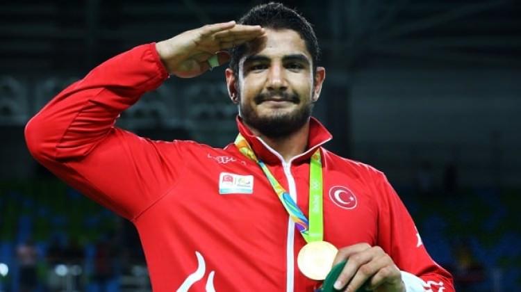 Taha Akgül'den Bakü 2017'ye destek