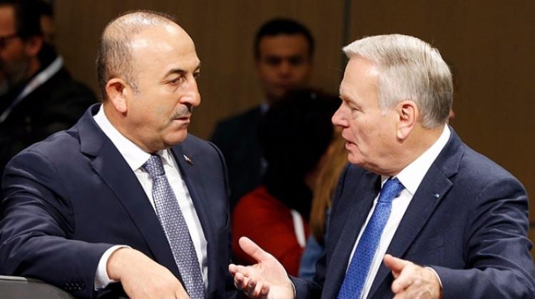 Dışişleri Bakanı Çavuşoğlu, Ayrault ile görüştü!