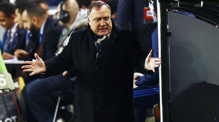 Advocaat neşteri vuruyor!