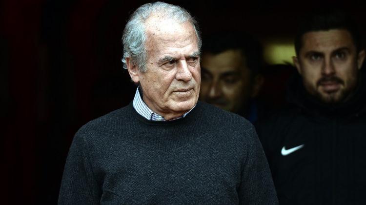 Mustafa Denizli'den sürpriz imza!