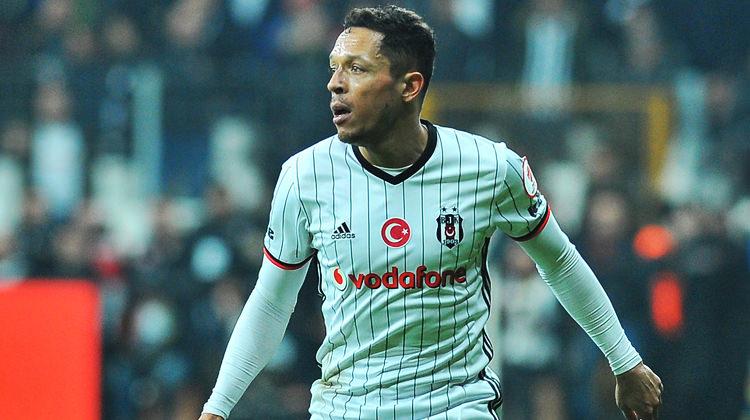 Şenol Güneş'den Adriano kararı!