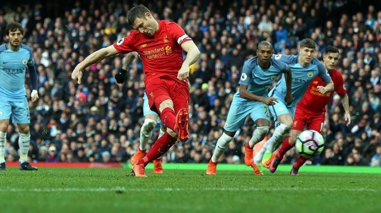 City ve Liverpool rakipleri sevindirdi