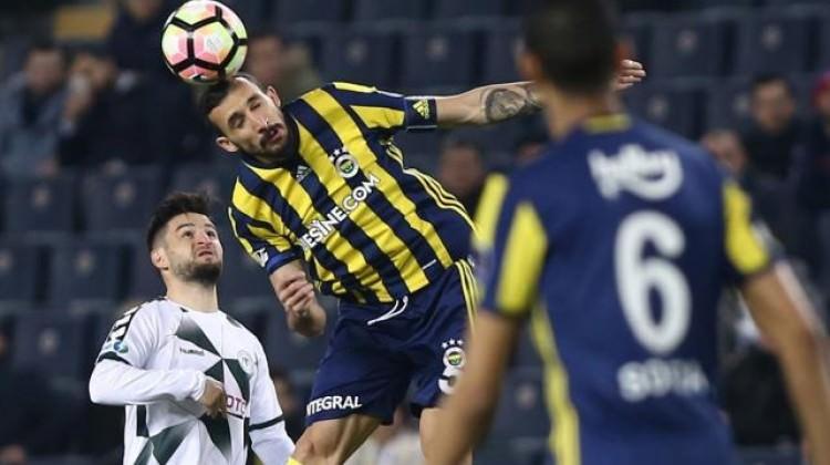 Fenerbahçeli iki oyuncu arasında gergin anlar!