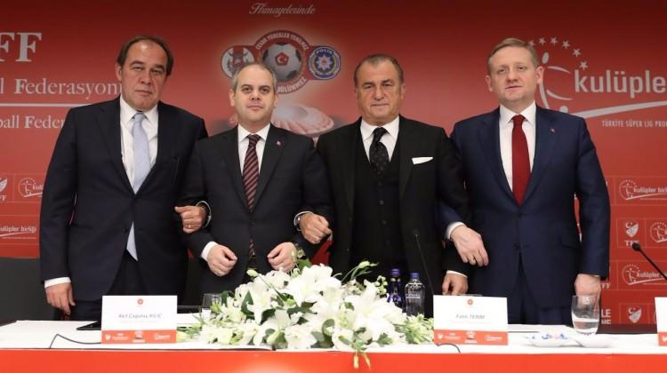 Futbolun zirvesi İstanbul'da buluşacak