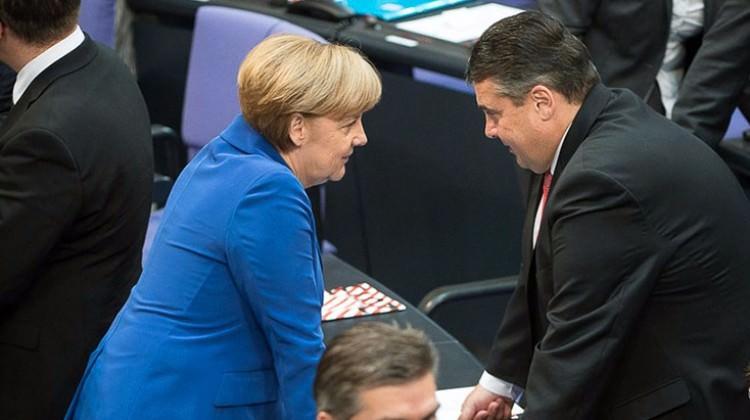 Merkel'in Bakanı: Türkiye AB'ye çok uzak