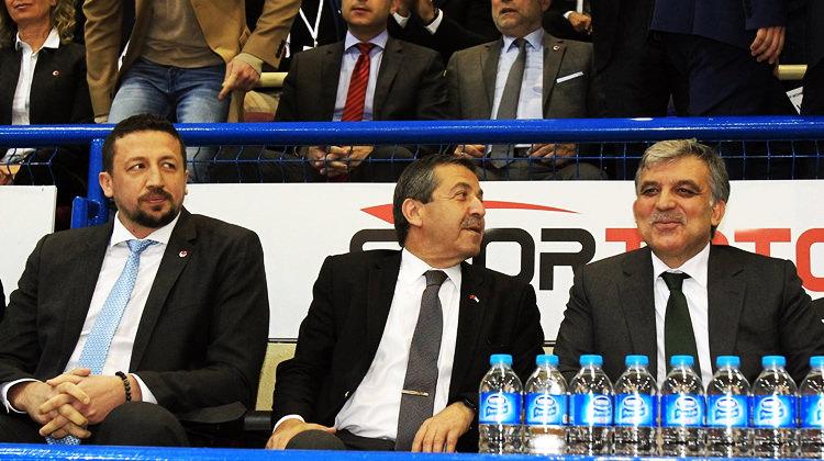 Dev finalde kriz! Hidayet Türkoğlu salonu terketti