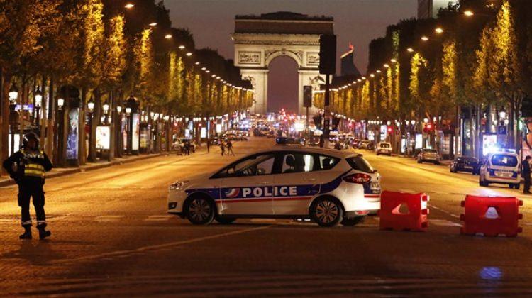 Fransa'da polise silahlı saldırı