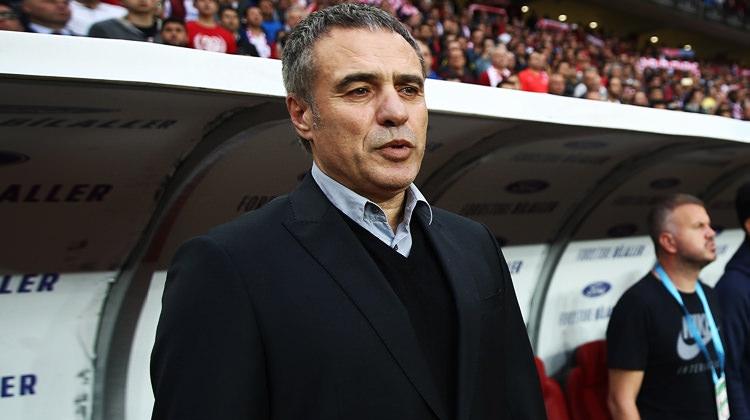 Ersun Yanal doğum gününde ilk maçında
