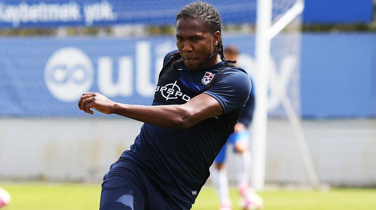 Rodallega: Futbolu Trabzonspor'da bırakabilirim