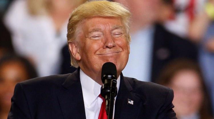 Trump tweet atarken uyuyakaldı