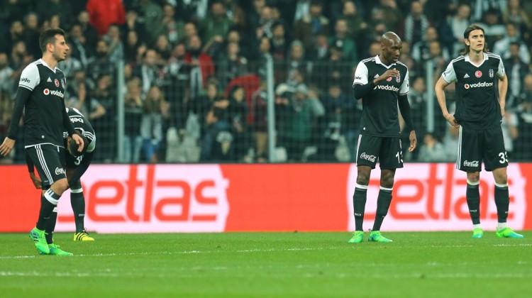Atiba çıktı, orta saha çöktü
