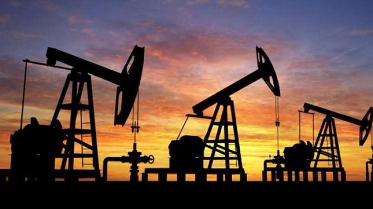 Brent petrol 51 dolarda tutunmaya çalışıyor