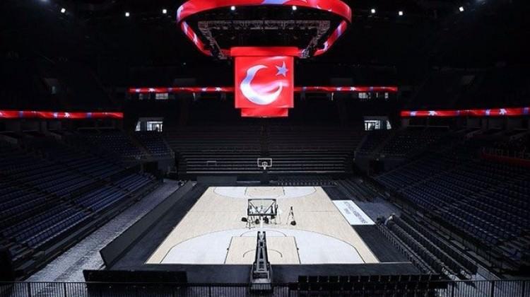 Bir kupa daha sahibini İstanbul'da buluyor