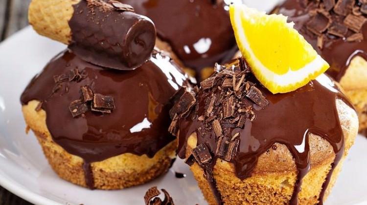 Donut ve muffin yerken 2 kez düşünün Donut ve muffin yerken 2 kez düşünün