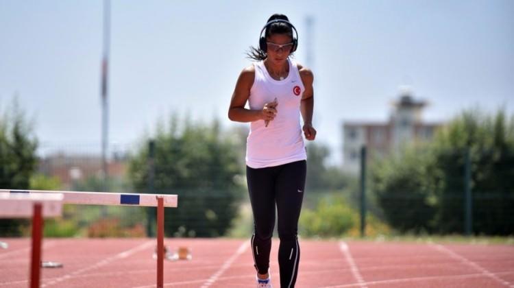 Nevin Yanıt'tan geçmişe dönüş sinyali