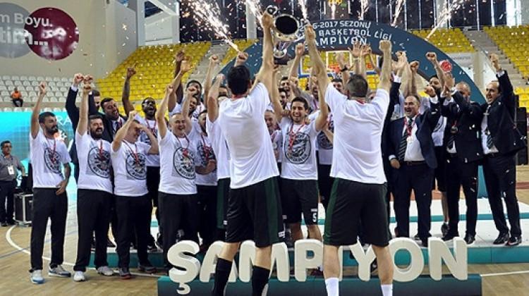 1. Lig'de şampiyon Sakarya BB