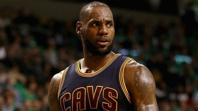 LeBron James'e ırkçı saldırı