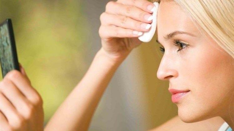 Makyaj temizleme mendiline para vermeye son