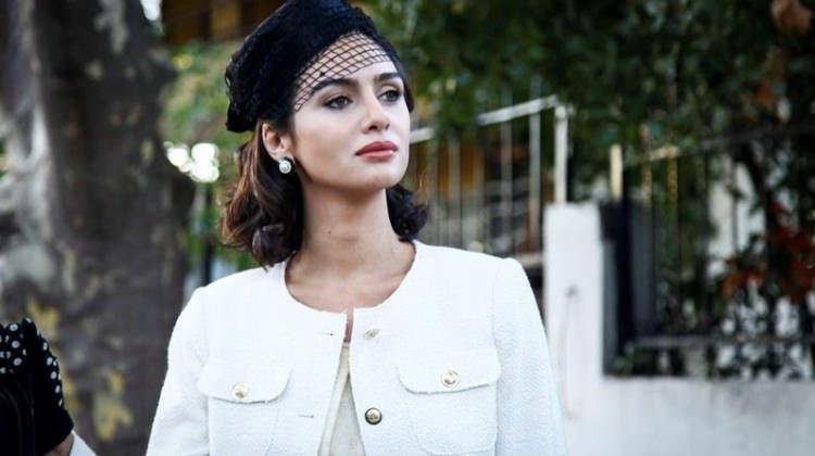 Ünlü oyuncu Birce Akalay ipleri kopardı Ünlü oyuncu Birce Akalay ipleri kopardı