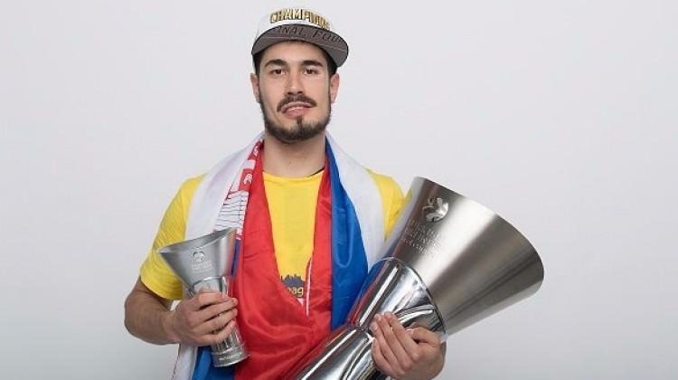 Fenerbahçe resmen açıkladı! 3 yıllık imza